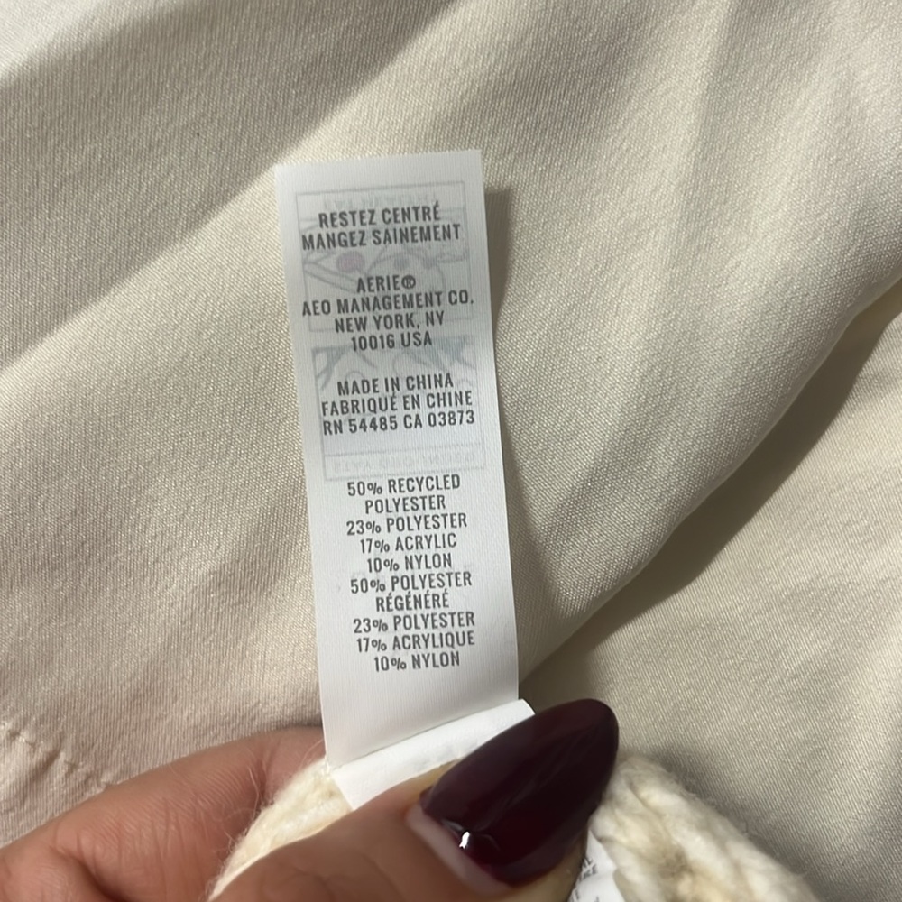 NWT OFFLINE BY AERIE BUNDLE UP SWEATER SIZE M - Picture 11 of 11